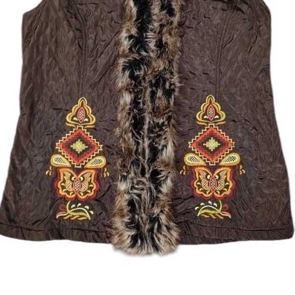 Double D Ranch Twila heavily embroidered fur trimmed vest. Incredibly rare NWOT - Picture 5 of 14